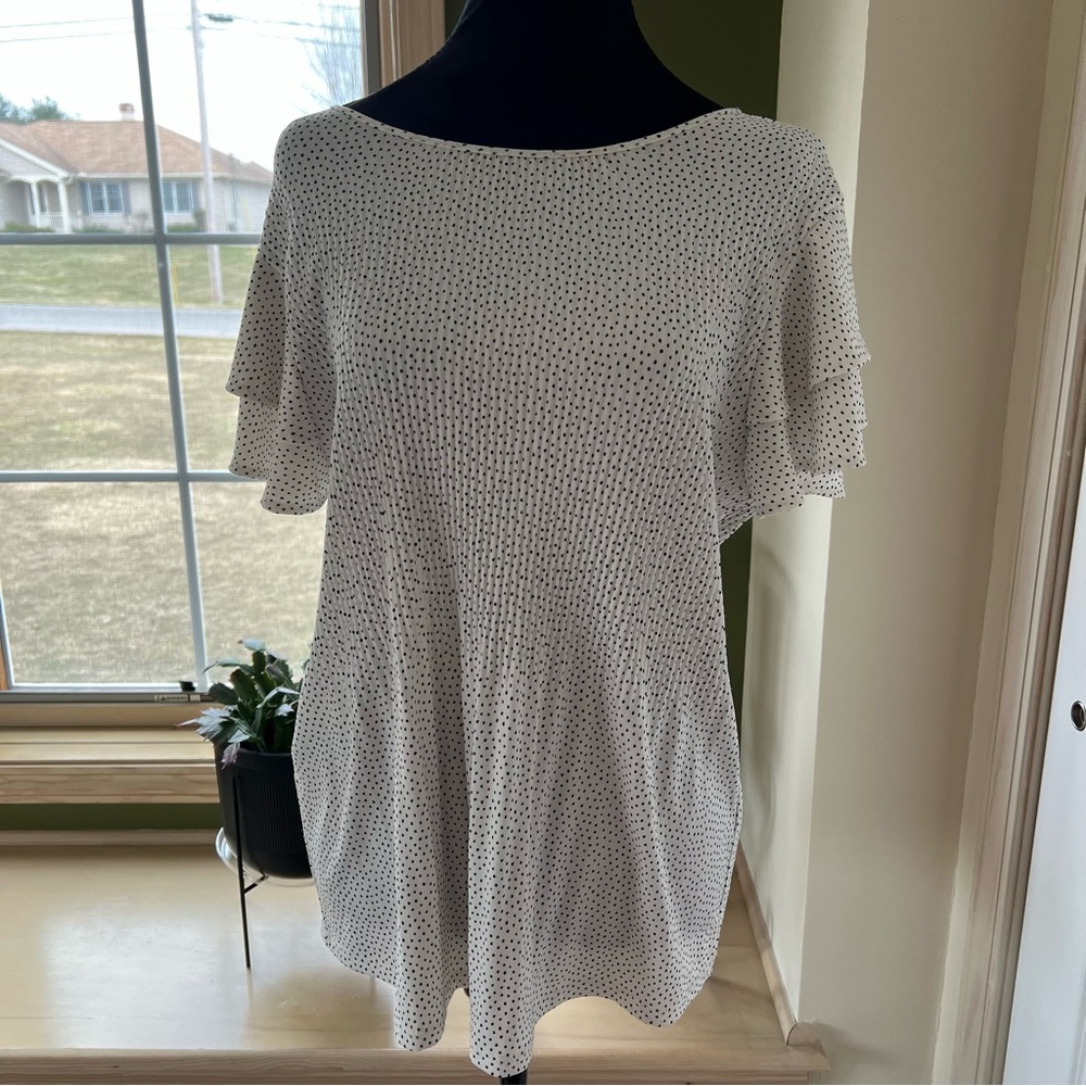 Women's Black and White Polka Dot Top